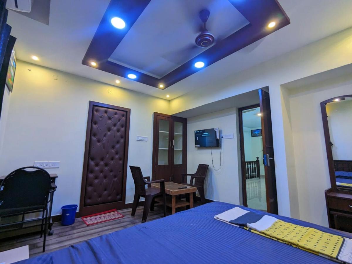 Gkv Service Saligramam Guest house *