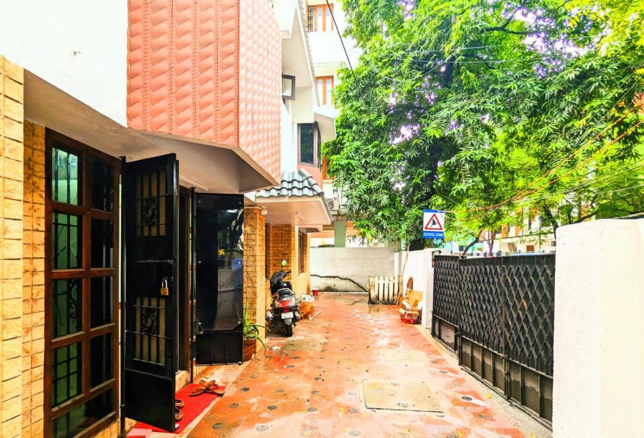 Gkv Service Saligramam Guest house