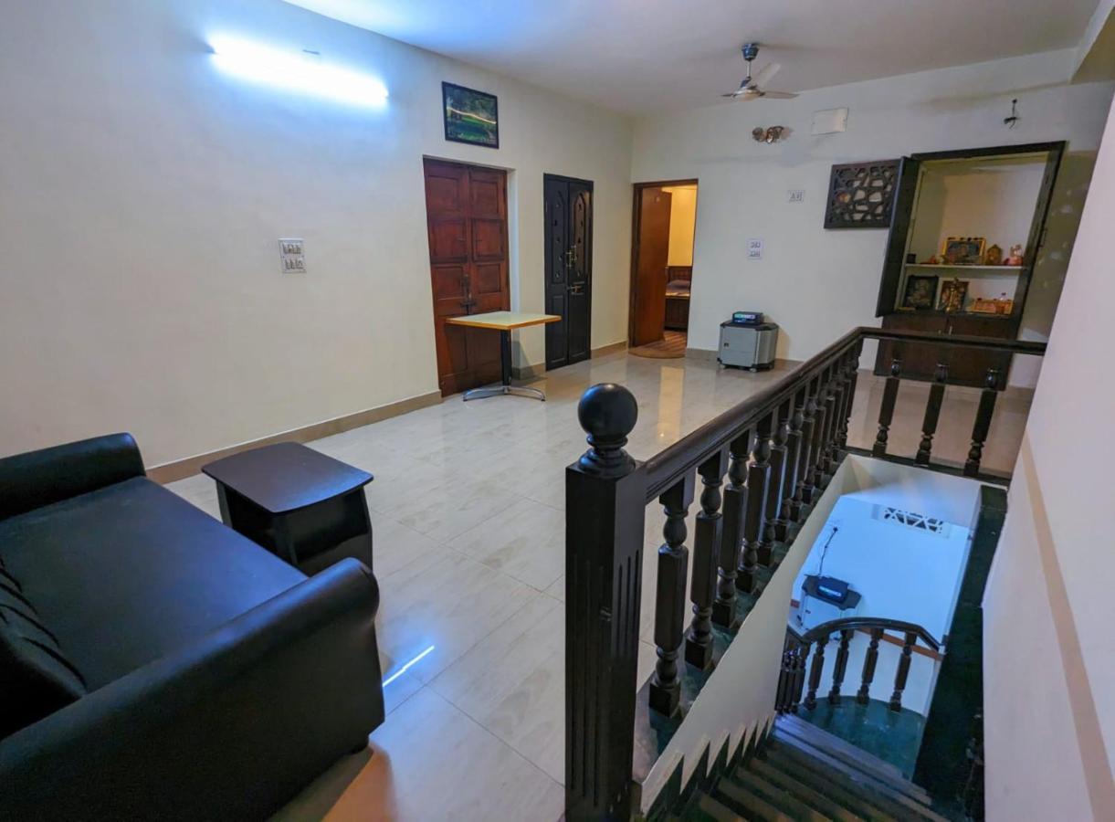 Gkv Service Saligramam Guest house Chennai