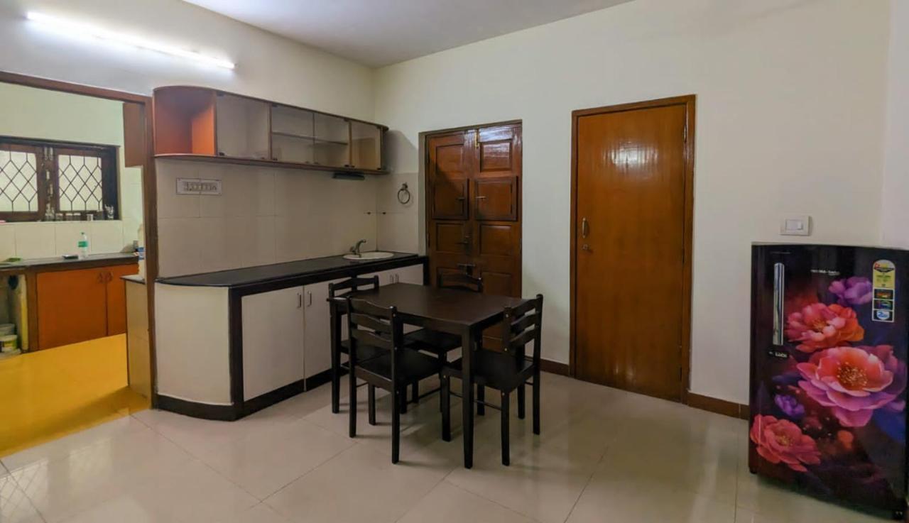 Guest house Gkv Service Saligramam *